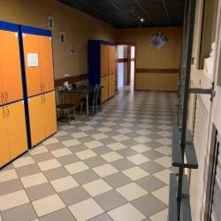 Кровать в 12-местном общем номере (без окна)