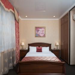 Номер стандарт с 1 двуспальной кроватью