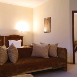 Номер люкс с 2 односпальными кроватями