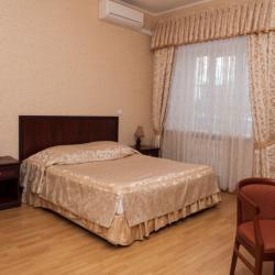 Номер стандарт бизнес с 1 двуспальной кроватью