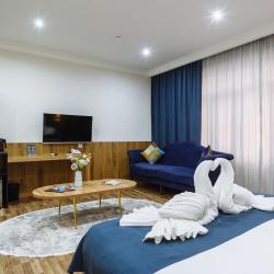 Номер люкс с двуспальной кроватью