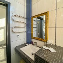ART HOUSE HOTEL (Арт Хаус) — 37d4b555a3c475a6dc28d74a28c1e54d