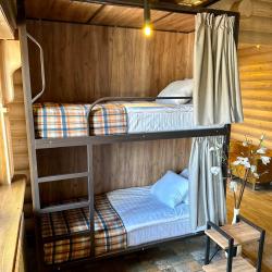 Кровать в 1-местном общем номере (мансарда)