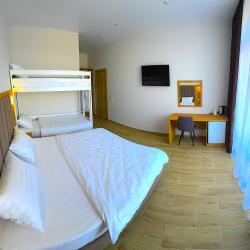 4-местный номер стандарт с балконом и видом на море