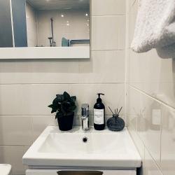 Фото Отель CrystalRentals (КристалРенталс) на улице Николая Зелинского