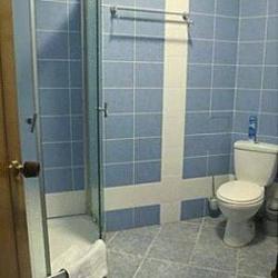 Номер полулюкс с 1 двуспальной кроватью с балконом (с завтраком)