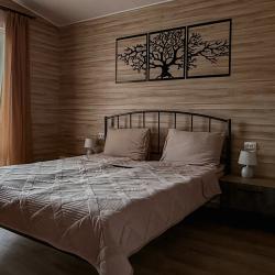 2-местный 2-комнатный коттедж стандарт с 1 двуспальной кроватью