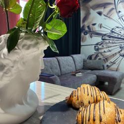 Фото Отель CrystalRentals (КристалРенталс) на улице Бориса Житкова 6