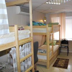 Кровать в 4-местном общем женском номере (с завтраком)