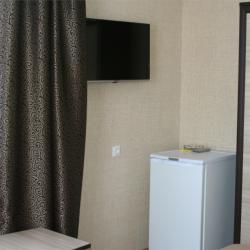 Комната стандарт с 1 односпальной и 1 двуспальной кроватью с балконом