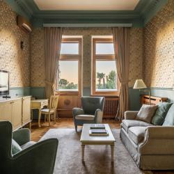 2-комнатный номер полулюкс с 1 двуспальной кроватью