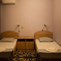 Номер улучшенный с 4 односпальными кроватями (корпус Б)