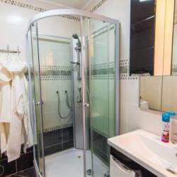 4-местный номер комфорт улучшенный с 1 двуспальной кроватью