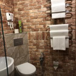 Номер стандарт с 1 двуспальной кроватью (мансарда)