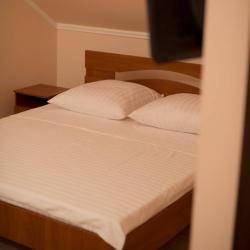 Номер стандарт с 1 двуспальной кроватью