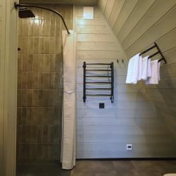 4-местный 1-комнатный коттедж премиум с 1 двуспальной кроватью