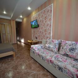 Комната стандарт с 1 двуспальной кроватью и балконом