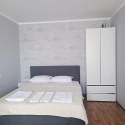 Фото Апартаменты Ключ на улице Платона Кляты