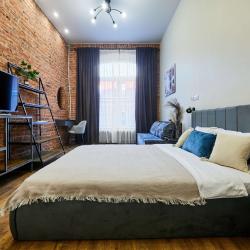 Фото Отель FlatStay Мойки 82| Трёшка у Исаакиевского собора в стиле Лофт, с просторной гостиной и 2-м ярусом