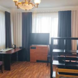 Комната семейная с 2 двуспальными кроватями (Удобства на этаже)