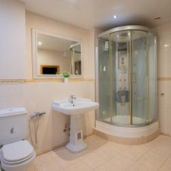 Комната стандарт с 4 односпальными кроватями (удобства на этаже)