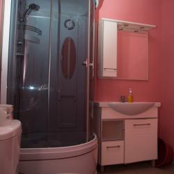 Кровать в 8-местном общем мужском номере