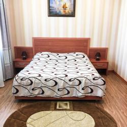 Номер стандарт с 1 двуспальной кроватью (с завтраком)