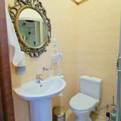 Номер стандарт с 1 двуспальной кроватью