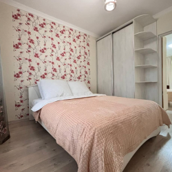 3-комнатные апартаменты улучшенные 3-к. квартира, 68 м², 4 кровати на союзной 135