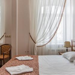 Номер улучшенный с 2 односпальными кроватями (с завтраком)