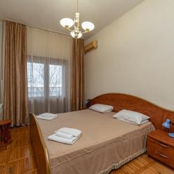 2-местный номер эконом с 1 двуспальной кроватью