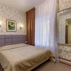 Номер стандарт с 1 двуспальной кроватью