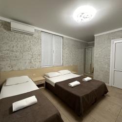 2-комнатный номер комфорт с 3 односпальными и 1 двуспальной кроватью