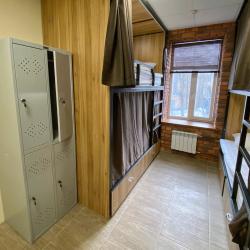Кровать в 6-местном общем номере