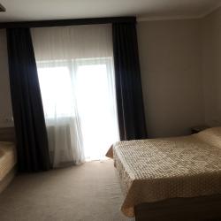 Номер стандарт семейный с 2 двуспальными кроватями