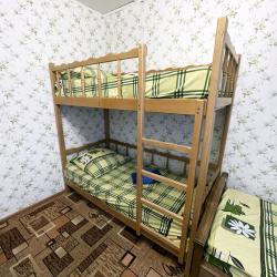 Комната комфорт с 2 односпальными кроватями и 1 двухъярусной кроватью