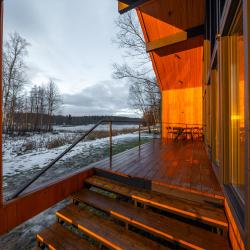 Коттедж у Озера с 3-мя спальнями (120 кв.м)