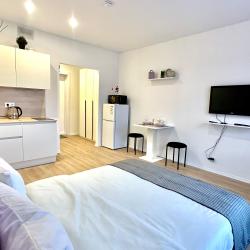 Фото Апартаменты Истомáн |Студия - вид на пруд