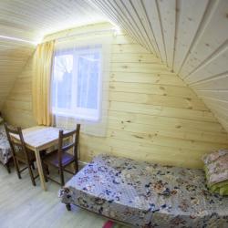 Коттедж улучшенный с 2 односпальными и 1 двуспальной кроватью