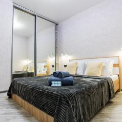 Фото Отель LetoApart (ЛетоАпарт) на улице Лейтенанта Шмидта 17-10