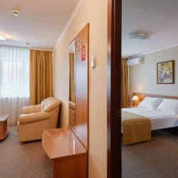 Номер стандарт с 1 двуспальной кроватью