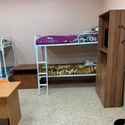 Кровать в 8-местном общем мужском номере