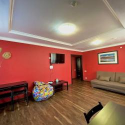 5-комнатные апартаменты стандарт ул. Комсомольская 1, 1 этаж. Рядом с ФСК