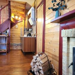 2-комнатный коттедж премиум с 3 односпальными и 1 двуспальной кроватью (мансарда)