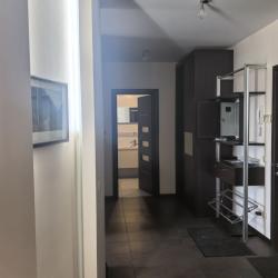 Фото Отель Бoльшая 3-x комнaтнaя кваpтира в центре города