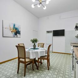 Фото Отель FlatStay Невский 170 | Трешка в центре с эркером и высокими потолками