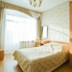 Номер стандарт с 1 двуспальной кроватью