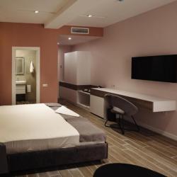 Номер стандарт с 1 двуспальной кроватью