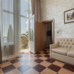 2-комнатный номер полулюкс с французским балконом (второй корпус)