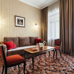 2-комнатный номер делюкс с балконом категории А (главный корпус)